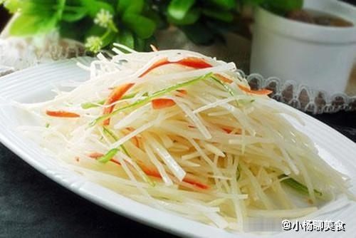 好吃|炒土豆丝时，醋应该先放还是后放？好多人做错，难怪你炒得不好吃