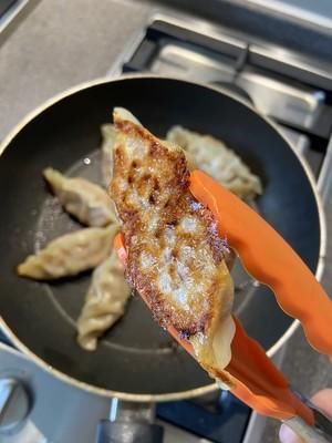 好吃快捷的煎饺（任意饺子可做）