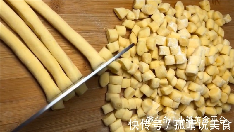 2个鸡蛋,一碗面粉,不加一滴水,做小孩爱吃的小馒头,香甜松软