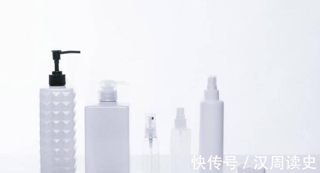 卫生间|用完的化妆品瓶子先别扔,只需简单几步放在卫生间里,效果真不错