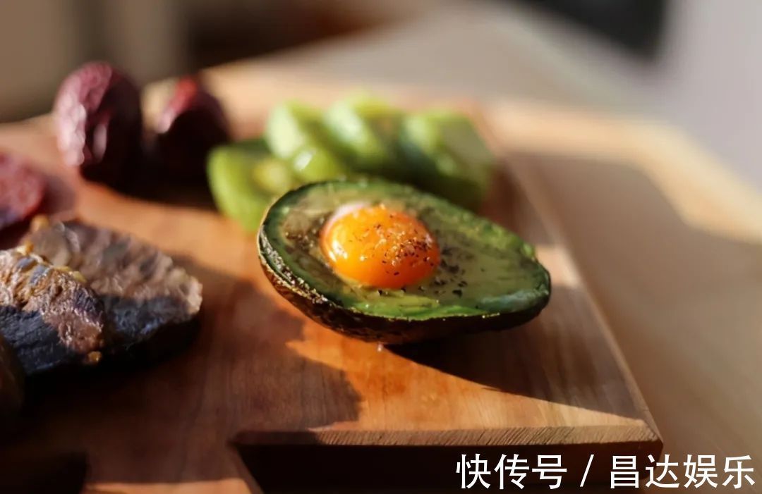 打开方式|牛油果难吃？一定是你的打开方式不对！这5种吃法营养又美味～