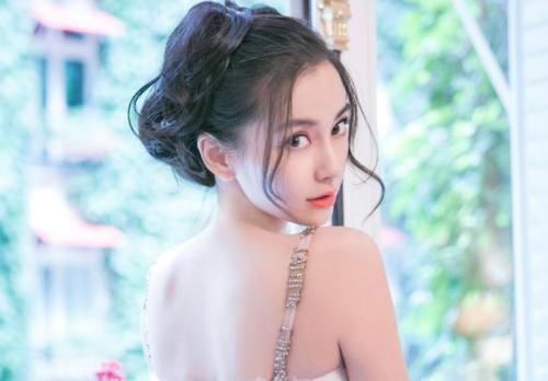 鹿晗|李晨住四合院，baby住别墅，邓超住小区，跑男只有他还在租房住