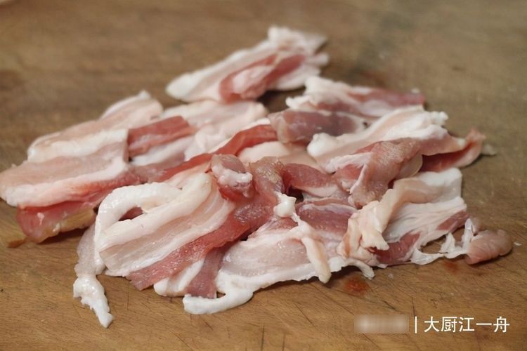 豆角|炒豆角时，先放油就错了，教你饭店做法，豆角翠绿爽口不发黑