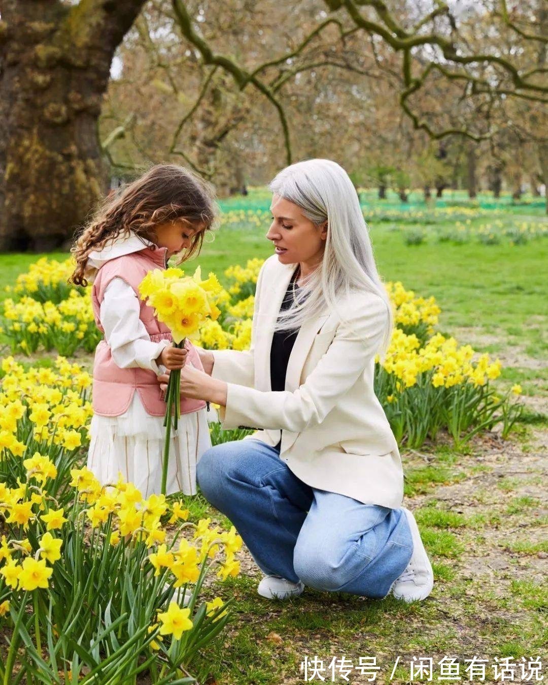 身材|生完孩子别做“黄脸婆”,跟着时尚辣妈学穿搭,带娃也要时髦到底