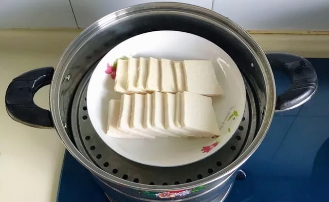 这碗香芋扣肉煲一出锅，满屋香味太馋人