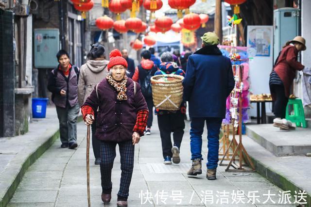 打铁器|谁说女子不如男，偏岩古镇除了全国闻名的女铁匠外还有个女修鞋匠