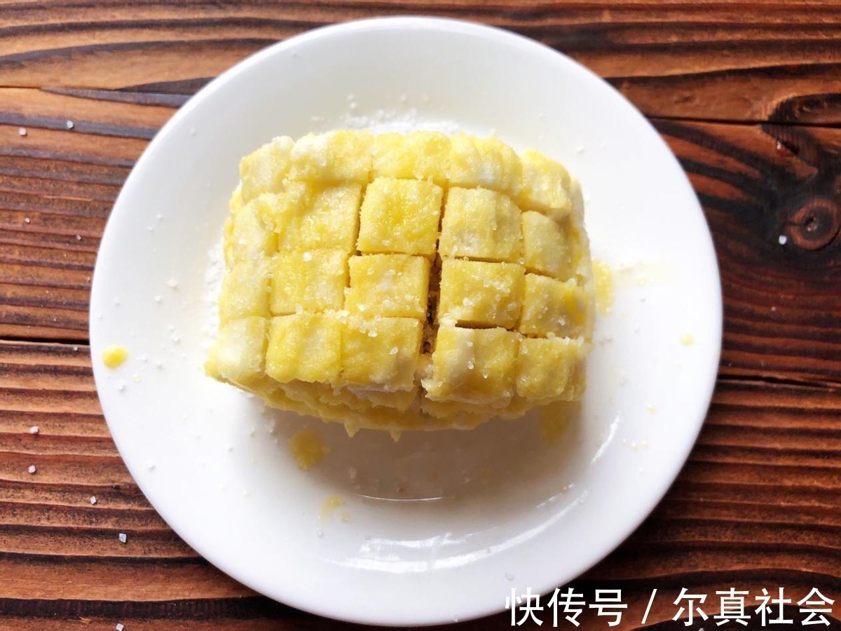 吃剩下的馒头别扔,不加一滴油做成香甜的烤馒头,全家都爱吃