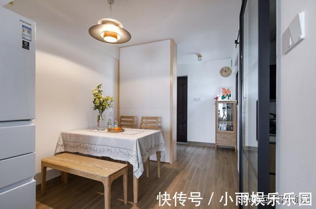 客餐厅|看了他家才知道,全屋刮大白,没安装吊顶不做电视墙,极简又耐看