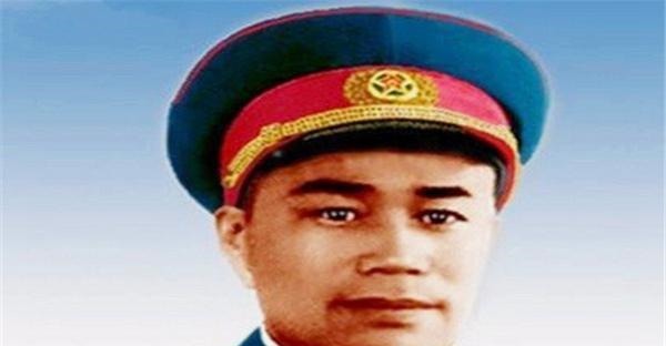 作风|历史上真实的李云龙因作风问题连降两级，上司见到他还得敬礼