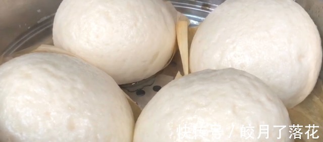 蒸馒头发面有人用白糖,有人用鸡蛋,却不知用它发面,馒头更蓬松!