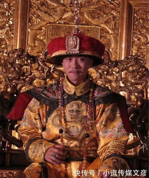 皇帝#考生写了一副超长对联,把皇帝祖宗夸了个遍,皇帝:状元就是你了