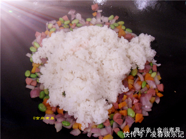 胡萝卜|此款炒米饭,食材简单很平常,味道香喷喷,吃一次想念一辈子