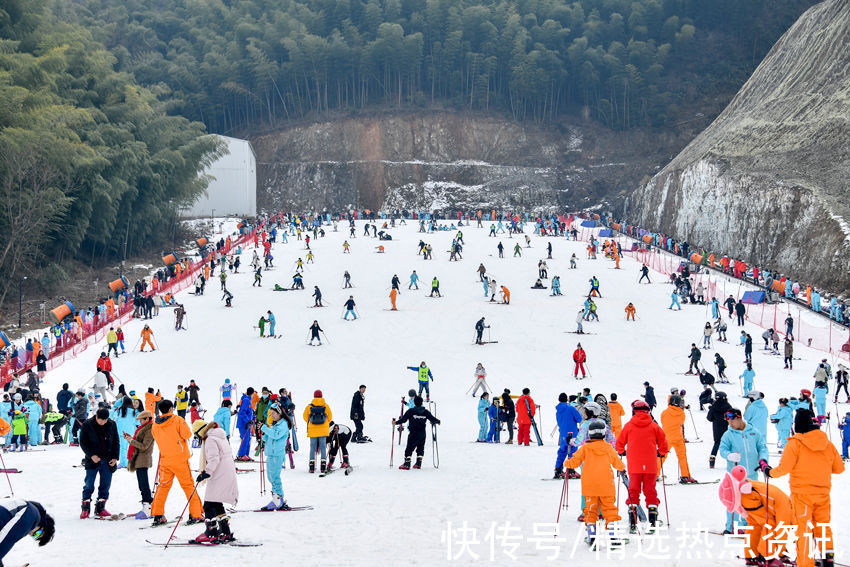 滑雪场|杭州桐庐生仙里滑雪场迎来客流高峰