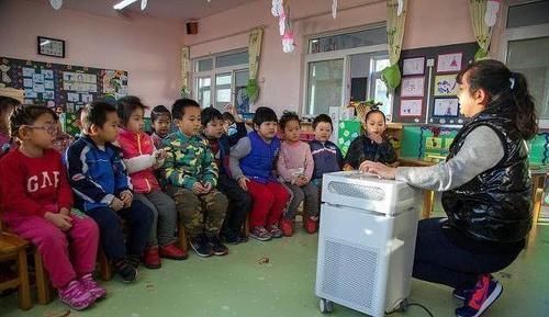 小朋友|小孩在这个年纪前最好别送幼儿园,不然爸妈就是在“坑娃”!