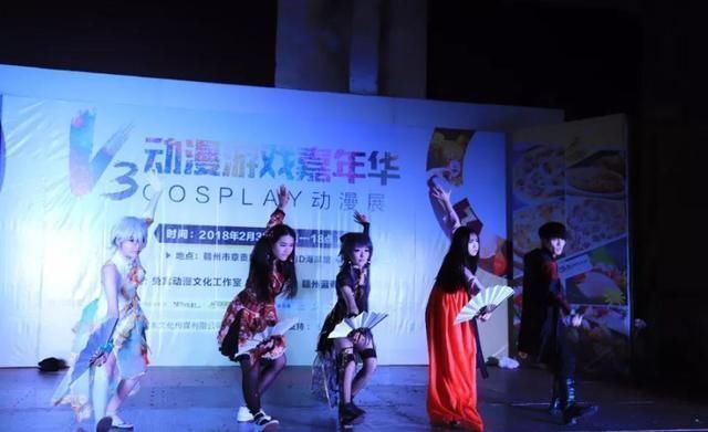 cospl靠化妆以假乱真，16岁高中生“男扮女装”，网友：是心动的感觉