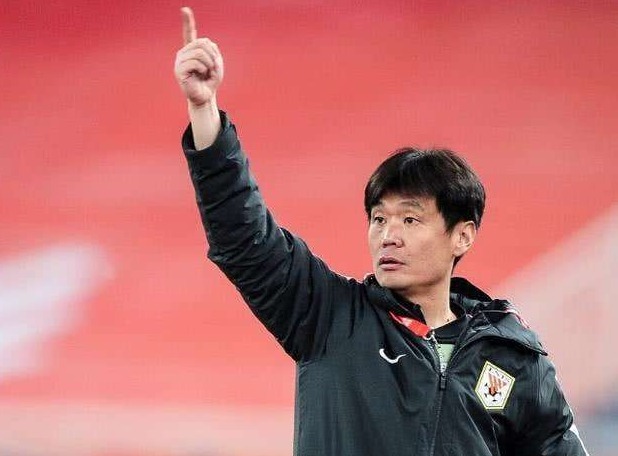 国足|国足开启集训模式,3大归化悍将集体告别,李霄鹏这下麻烦了