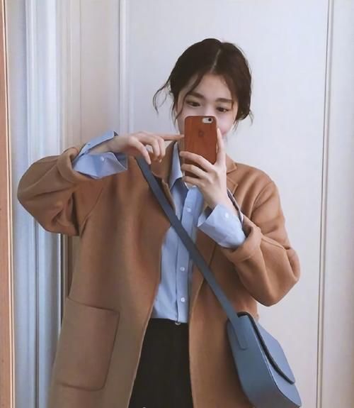 薄呢大衣+衬衫时髦干练，轻松解决“冬日肥”