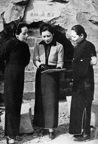 刚劲|宋霭龄小楷刚劲,宋庆龄小楷洒脱,宋美龄小楷端庄可人,各有千秋