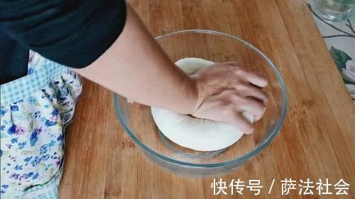 面粉别捣鼓做蛋糕了,现在流行它比蛋糕简单,比油条好吃,收藏