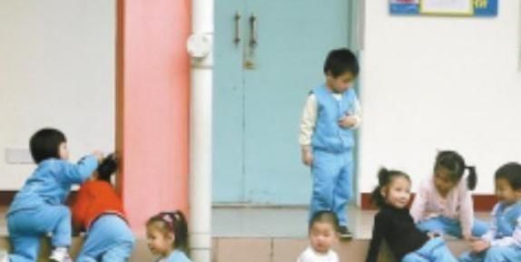 老师|女儿昂贵杯子在学校被摔,对方父母只肯赔偿50,老师处理方法很赞