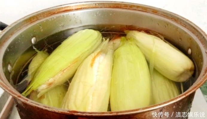 香甜|煮玉米,扔水里就煮了牢记1个诀窍,玉米香甜又软糯