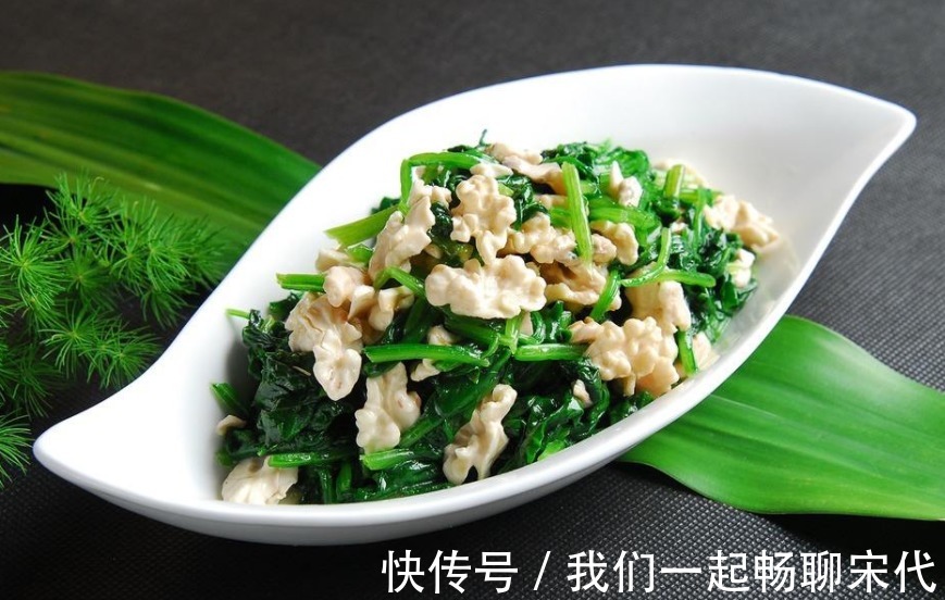 菠菜和此物一起吃，等于给结石“敞开大门”，现在清楚还不晚