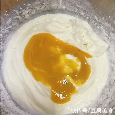 适合全家的限定甜品--芒果慕斯杯,老人小孩都爱吃