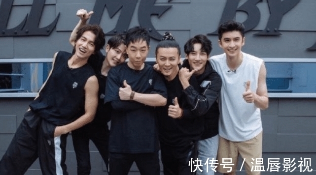 披荆斩棘的哥哥|《披荆斩棘》成团夜改为录播,张艺兴有望加盟,还有神秘嘉宾出席