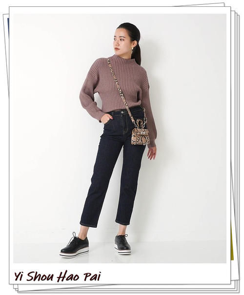 简单经典,休闲时尚!牛仔裤+针织衫的20种流行轻熟搭配示例