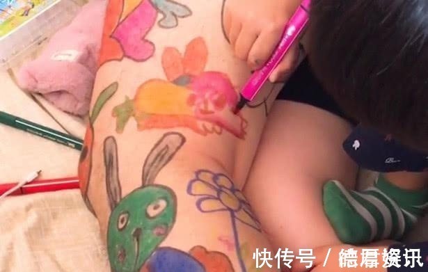 天才画家|“天才画家宝宝”为奶爸人体彩绘走红,一觉醒来大腿成了无价之宝