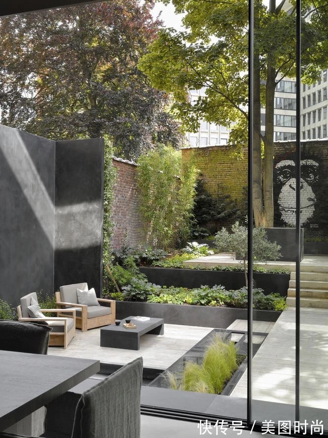 雨水|爆火的下沉式庭院设计,有条件一定要建一个,比别墅花园还好看