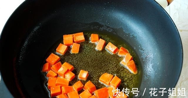 2个鸡蛋往馒头里一倒,出锅变美食,营养丰富又好吃,孩子喜欢!