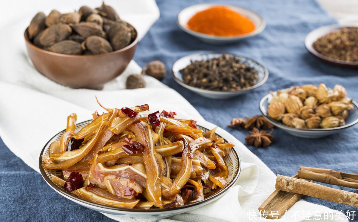 菲菲|菲菲减肥八年，体重一直上上下下，一直在努力，也一直在吃