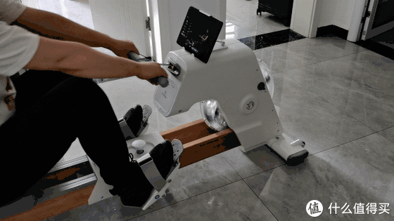 划船机|运动相关 篇一：全身锻炼称神的运动器材，野小兽R15水阻划船机测评！