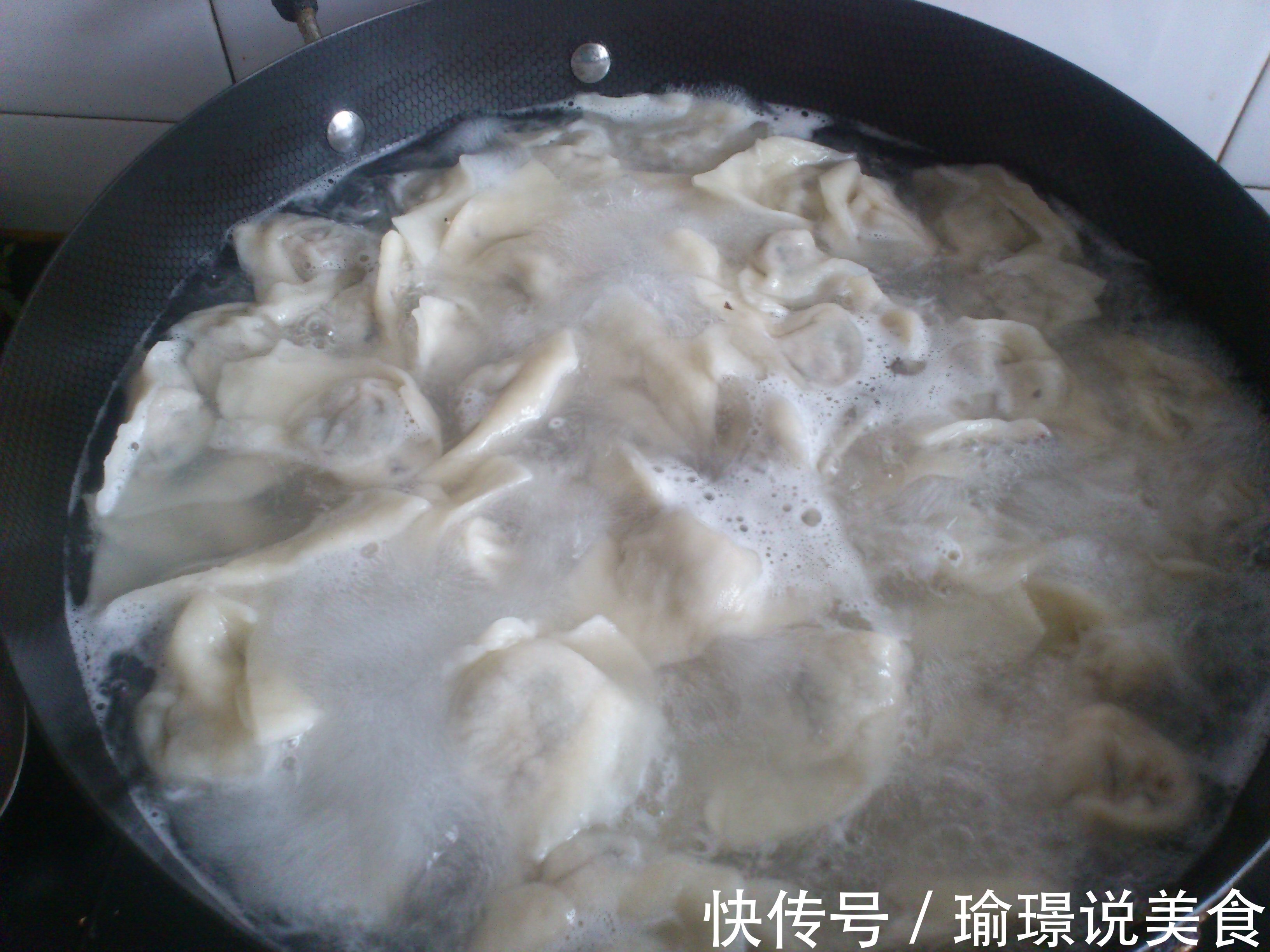 媳妇把早餐换个花样,十分钟就做好,一碗下肚热乎又开胃,特好吃