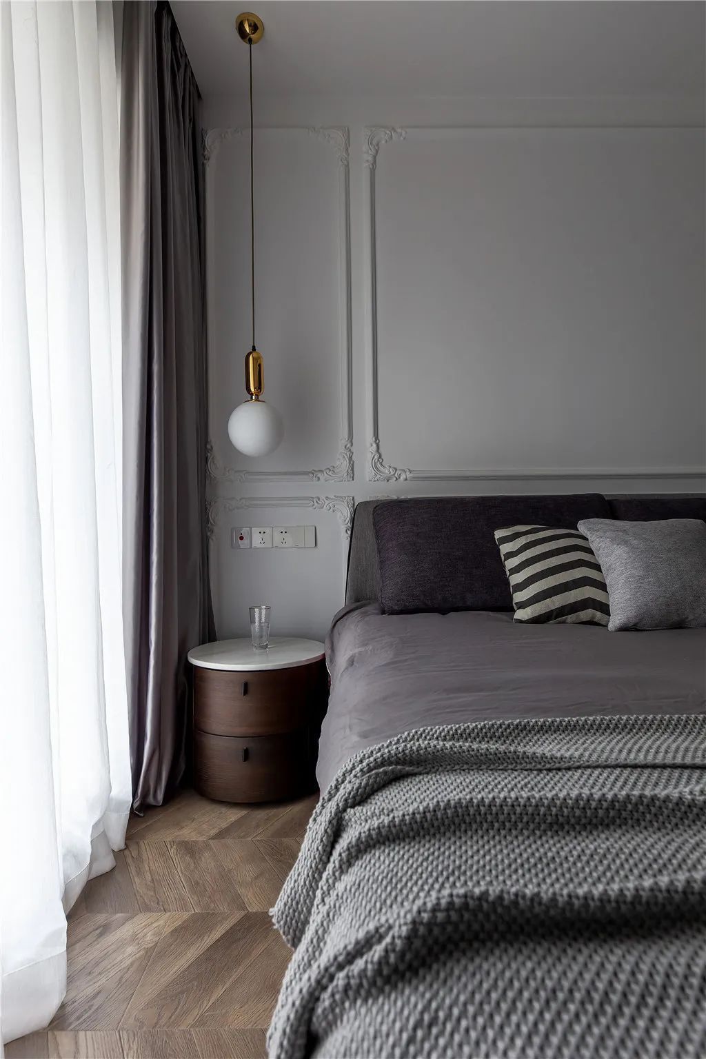 空间|130㎡现代简雅,极简无主灯的空间,简欧线条装饰,独特高级