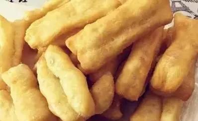 时间|2分钟教你做无添加油条,晚上和好面,早上炸一炸,简单又方便!