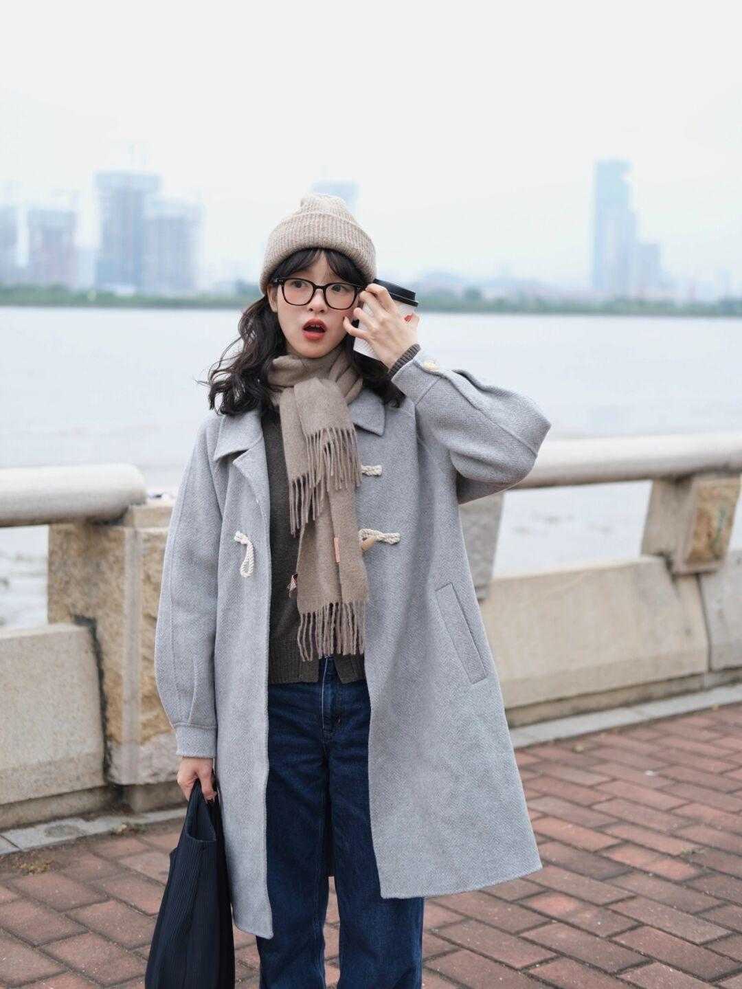 大衣 冬天怎么把大衣穿出高级感?试试这些搭配方式,简约利落又洋气