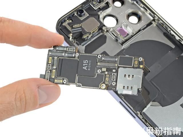 x60|iPhone 13 Pro 拆解:内部设计改进，电池更大