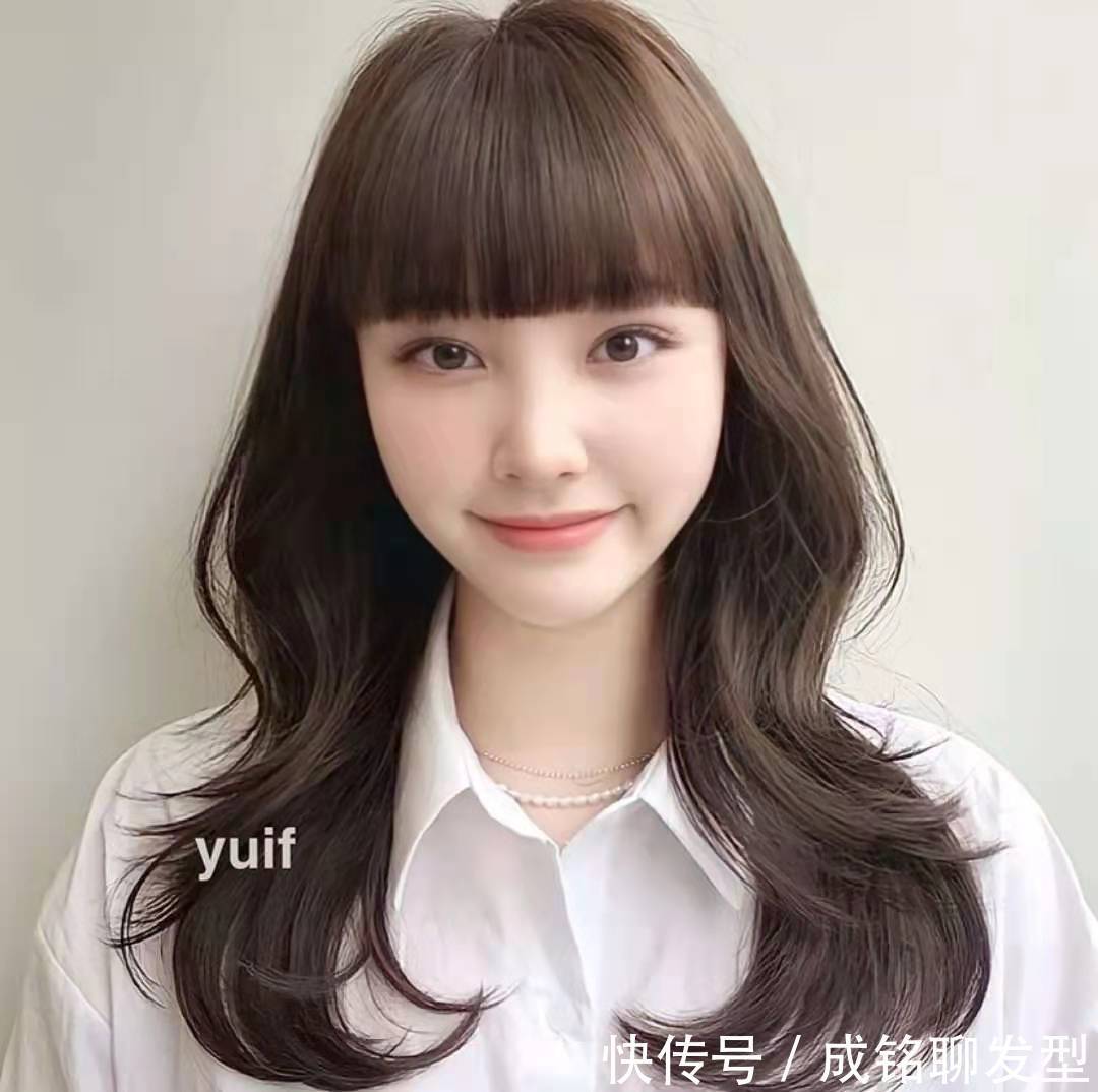 肤色 染“栗棕色”和“棕红色”哪个更衬肤白?两种都显白,但别选错了