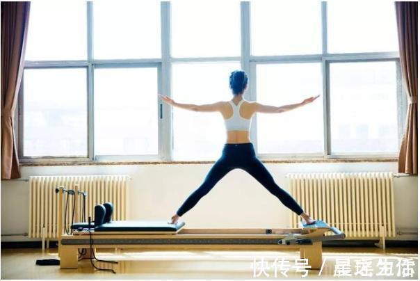 身体不适|健身女神颜值高，清晰马甲线惹人羡，坚持这项运动你也可以改变