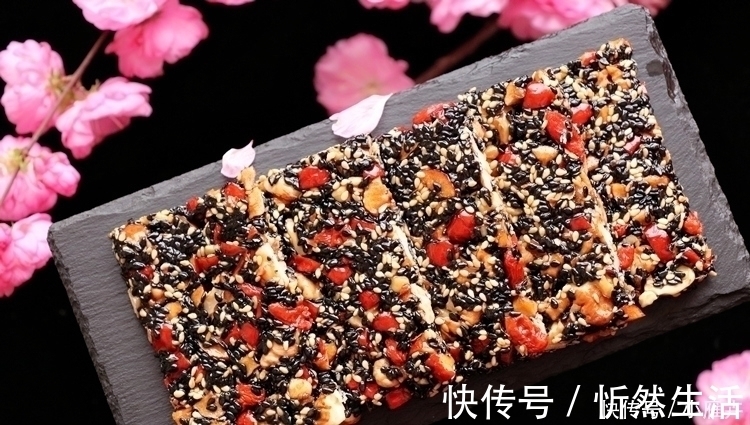 芝麻糖|它是“穷人的阿胶”,一斤十几块钱,隔三差五吃,气血两旺显年轻