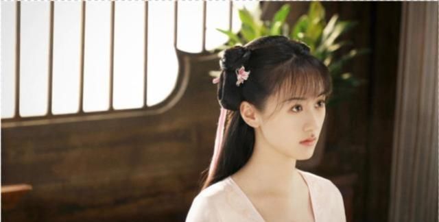 《爱情公寓》演员现状：曾小贤醉心于副业，胡一菲靠整容博关注