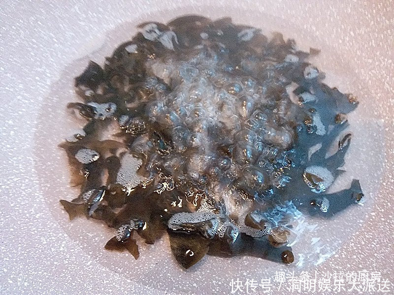  简单|4种食材搭配一起吃，有荤有素营养又好吃，简单一炒香极了