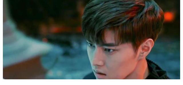 云顶天宫|《云顶天宫》结局：裘德考进青铜门瞬间飞灰，小哥杀掉万奴王