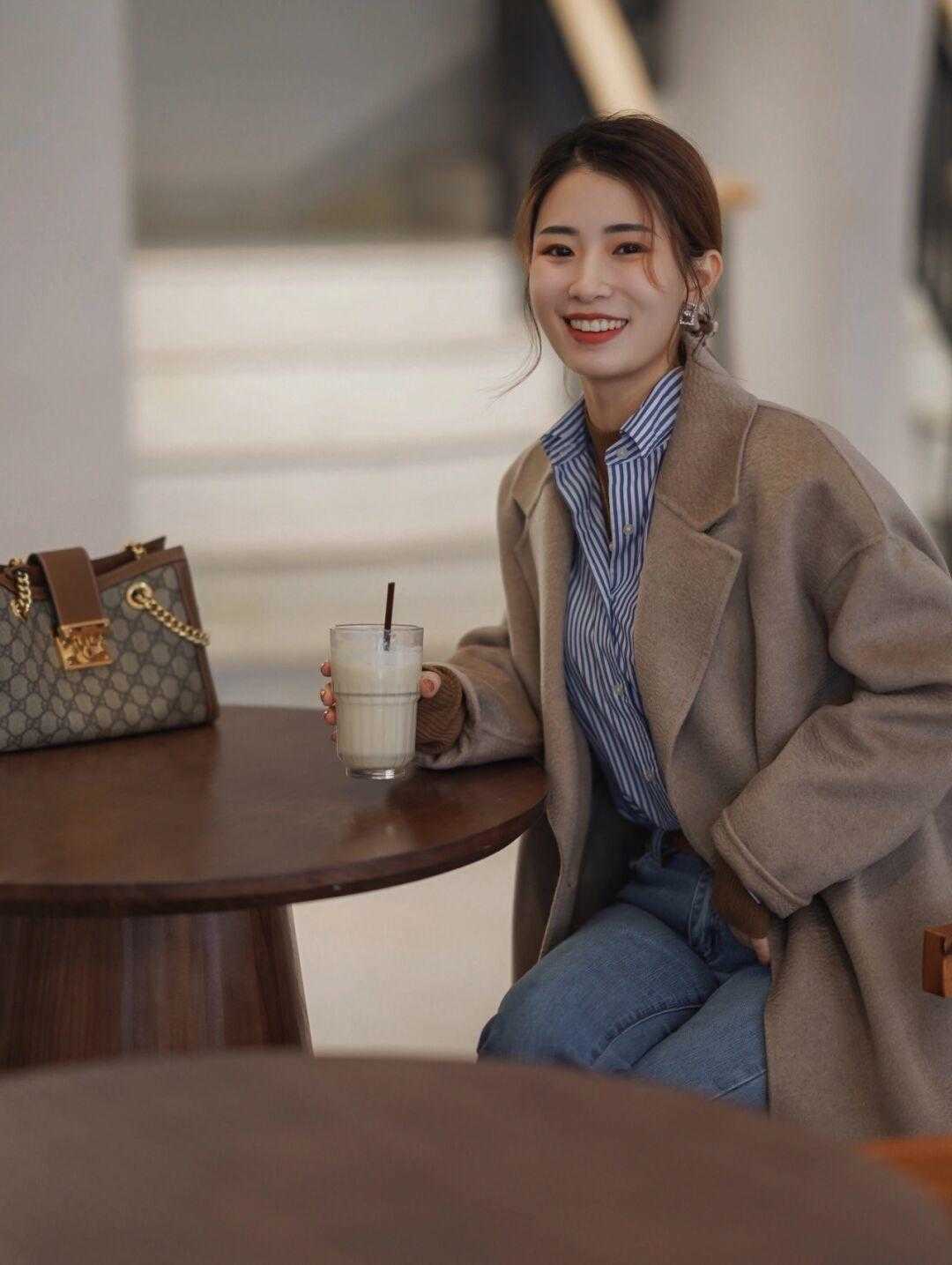 打底衫|这个冬季流行大衣配裤子,精神又气质,赶紧过来看看吧!