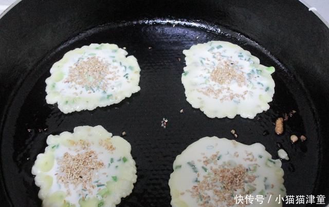 天天|儿子迷上这早餐,做法简便快速,脆糯咸香,天天让我给他做