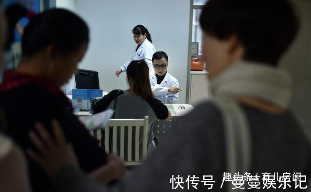 顺产|孕妈顺产生了个儿子,过了二十天又回医院就诊,医生:太无知