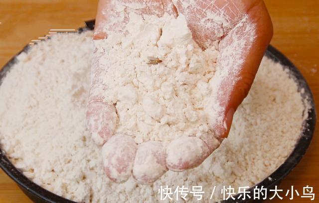 磨坊|夏天面粉里容易生虫,磨坊老板教我这样做,面粉放一年都不结块