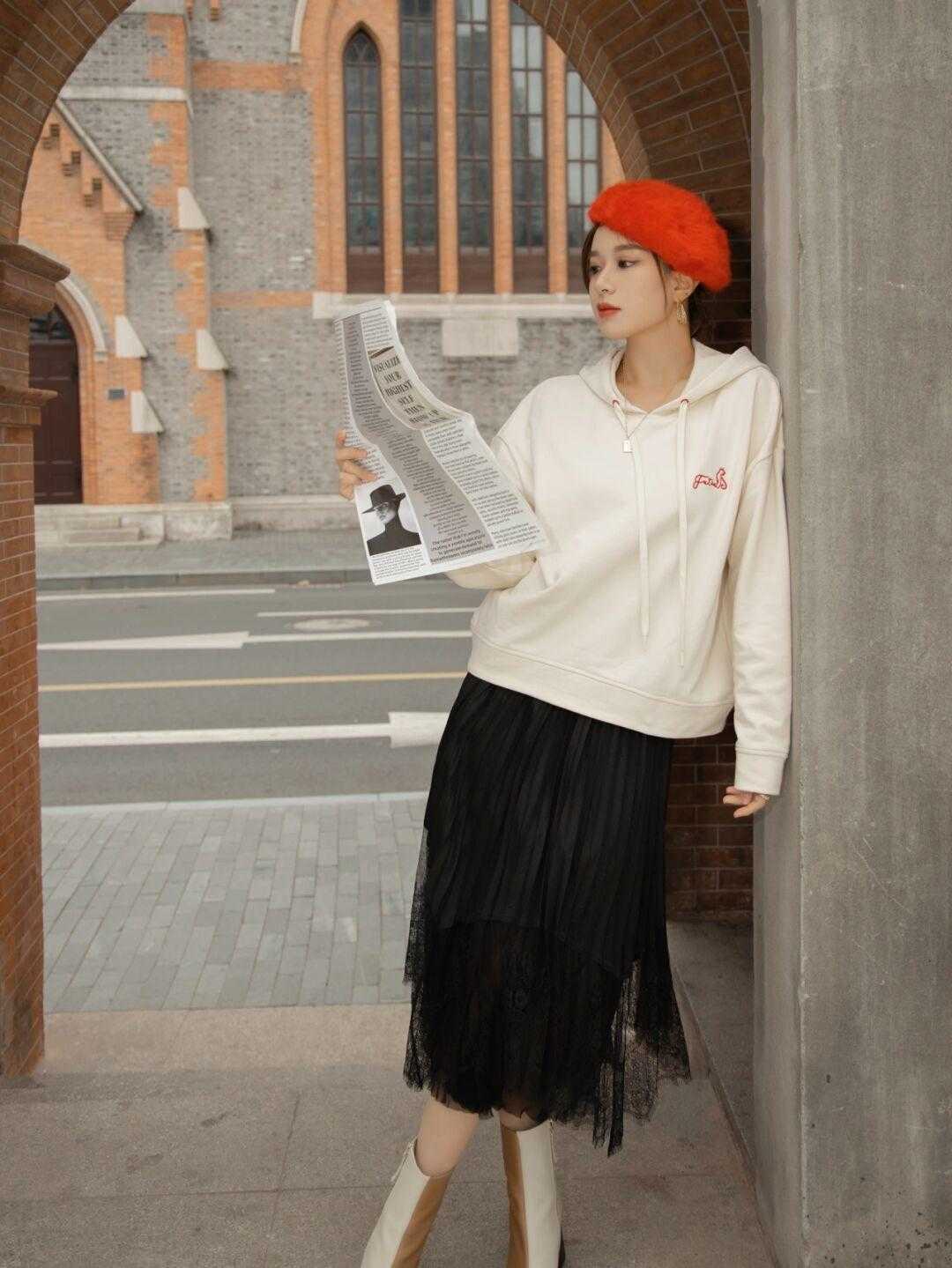 直筒 别老穿蓬蓬网纱裙了!今年流行的“直筒网纱裙”,上身唯美又显瘦